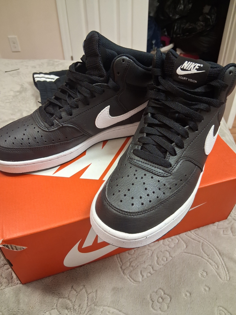 Nike Court Vision Mid Men's Black/White Basketball Sneakers 8 Men Or 6.5 Woman